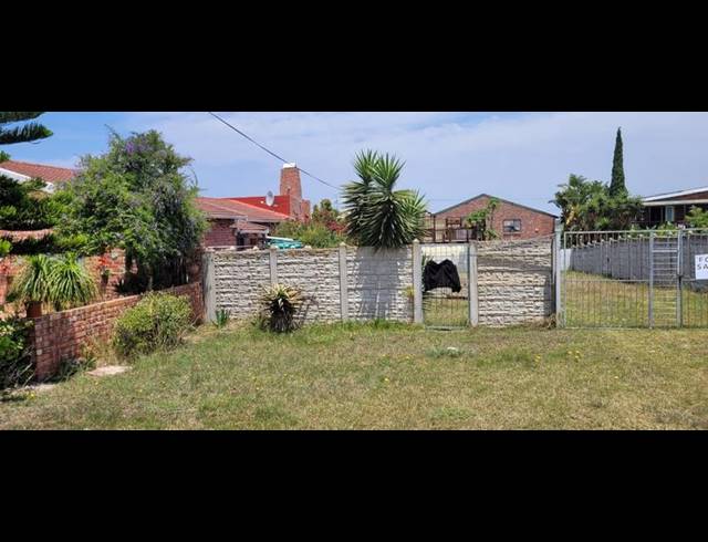 LAND FOR SALE IN ASTON BAY